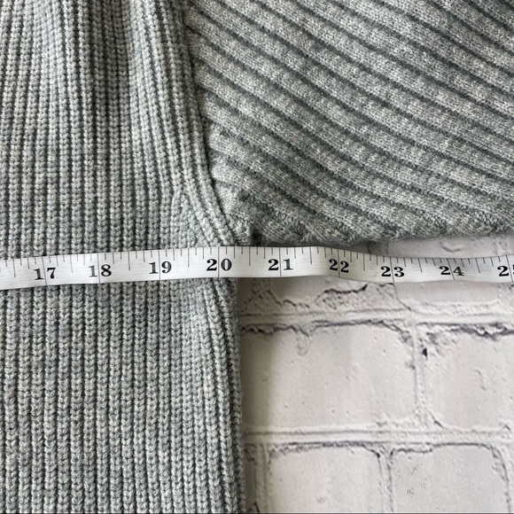 Ann Taylor Woman’s Gray Chunky Knit Lace up neckline sweater size XS warm & cozy - Picture 13 of 14